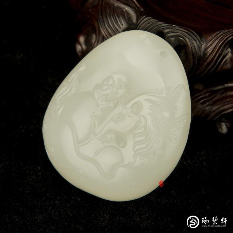 【琢藝軒】穆宇靜  新疆和田玉灑金皮白玉籽玉掛件  (獨(dú)籽)  馬上封侯 35克