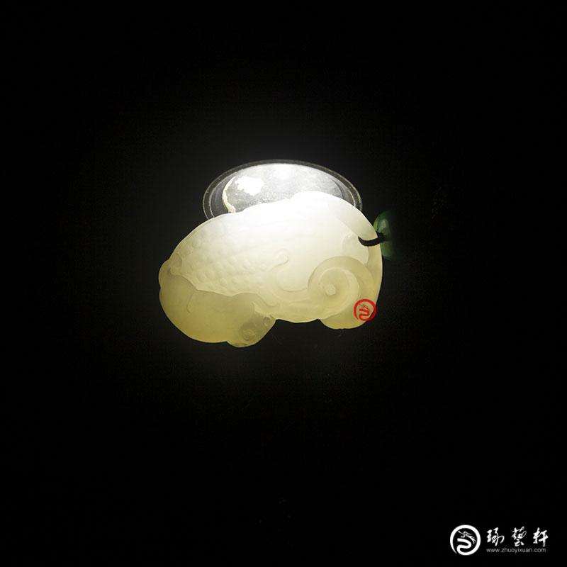 【琢藝軒】新疆和田玉黃皮白玉籽玉掛件  生生有子 6克