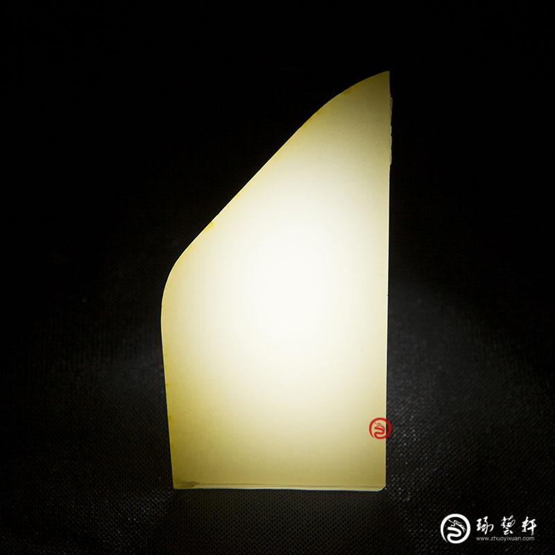 【琢藝軒】新疆和田玉黃皮白玉籽玉原料    53克