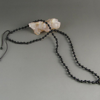 黑色和田玉节珠挂绳