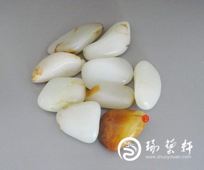 新疆和田玉黄皮白玉籽玉 籽料原石 112克