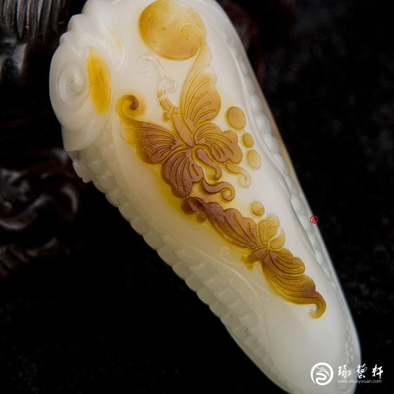 【琢藝軒】新疆和田玉紅沁白玉籽玉掛件 蝶戀花 18克