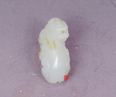 【琢藝軒】新疆和田玉黃皮白玉籽玉掛件 貔貅 35克
