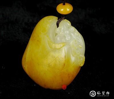 【琢藝軒】新疆和田玉黃皮白玉籽玉掛件 連年有余（代賣不打折） 48克