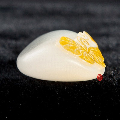 【琢藝軒】新疆和田玉紅皮羊脂白玉籽玉掛件 化蝶 7克