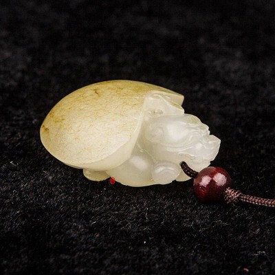 新疆和田玉黃皮白玉籽玉掛件 ?龍龜 10克