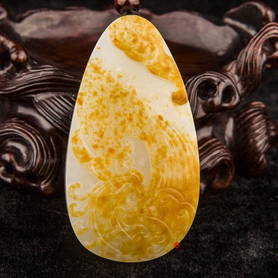 新疆和田玉紅皮白玉籽玉玉牌  鳳戲牡丹  37克