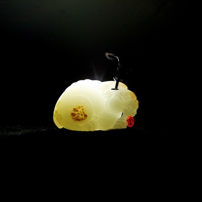【琢藝軒】新疆和田玉紅皮一級(jí)白玉籽玉掛件 （獨(dú)籽） 貔貅   22克