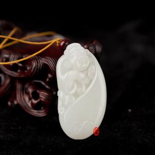 新疆和田玉黃皮一級白玉籽玉掛件 財神 （獨籽） 27克