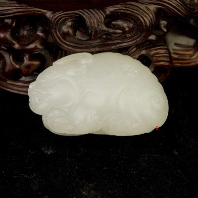 新疆和田玉黄皮羊脂白玉籽玉挂件  貔貅  30克