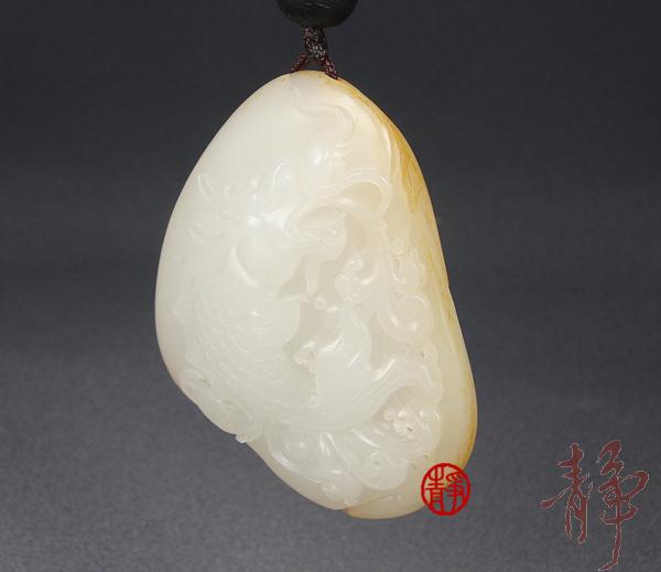 【琢藝軒】新疆和田玉黃皮一級白玉籽玉把件  獨占鰲頭（獨子） 82克