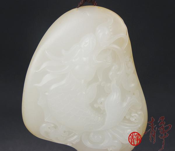 【琢藝軒】新疆和田玉黃皮一級白玉籽玉把件  獨占鰲頭（獨子） 82克